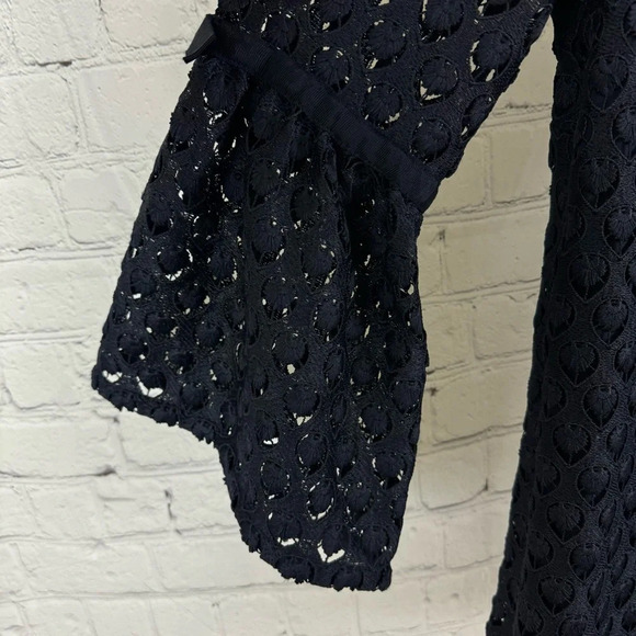 Talbots RSVP Navy Blue Eyelet Lace Bell Sleeve Top Blouse Size XS - Picture 5 of 9